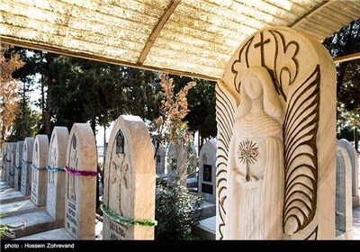 Iranian People Pay Tribute to Christian Martyrs