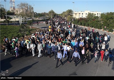 همایش بزرگ پیاده روی خانوادگی به مناسبت دهه فجر در کیش