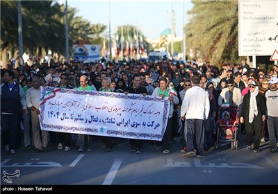 همایش بزرگ پیاده روی خانوادگی به مناسبت دهه فجر در کیش