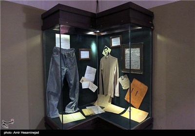 Brutality of Iran’s Toppled Shah Exhibited in Ebrat Museum