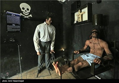 Brutality of Iran’s Toppled Shah Exhibited in Ebrat Museum