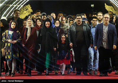 فرش قرمز فیلم سینمایی دختر در هفتمین روز سی و چهارمین جشنواره فیلم فجر - برج میلاد