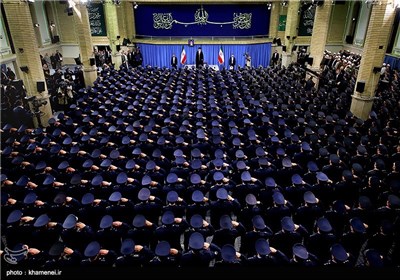 Iranian Air Force Commanders, Personnel Meet with Imam Khamenei