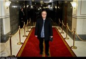 سیدرضا میرکریمی کارگردان فیلم دختر در مراسم تجلیل از نامزدهای سی‌وچهارمین جشنواره فیلم فجر