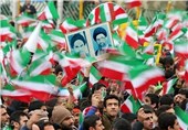 مردم با حضوری حماسی در راهپیمایی 22 بهمن حمایت خود از نظام اسلامی را اعلام می‌کنند