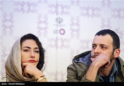 پدرام شریفی و هانیه توسلی بازیگران فیلم سیانور در نشست خبری - سی و چهارمین جشنواره فیلم فجر