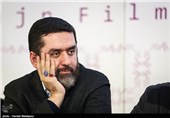 سیدمحمود رضوی تهیه‌کننده در نشست خبری فیلم سیانور - سی و چهارمین جشنواره فیلم فجر