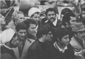 عکس دیده نشده از هاشمی و باهنر در راهپیمایی قبل از انقلاب
