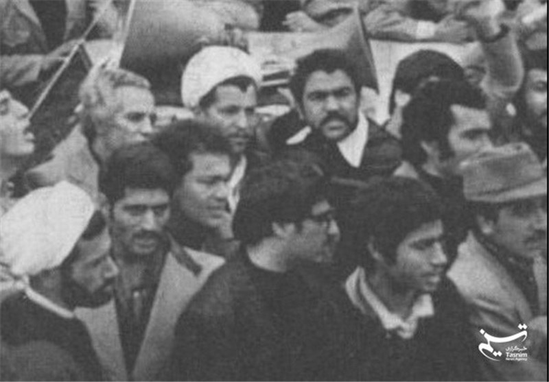 عکس دیده نشده از هاشمی و باهنر در راهپیمایی قبل از انقلاب