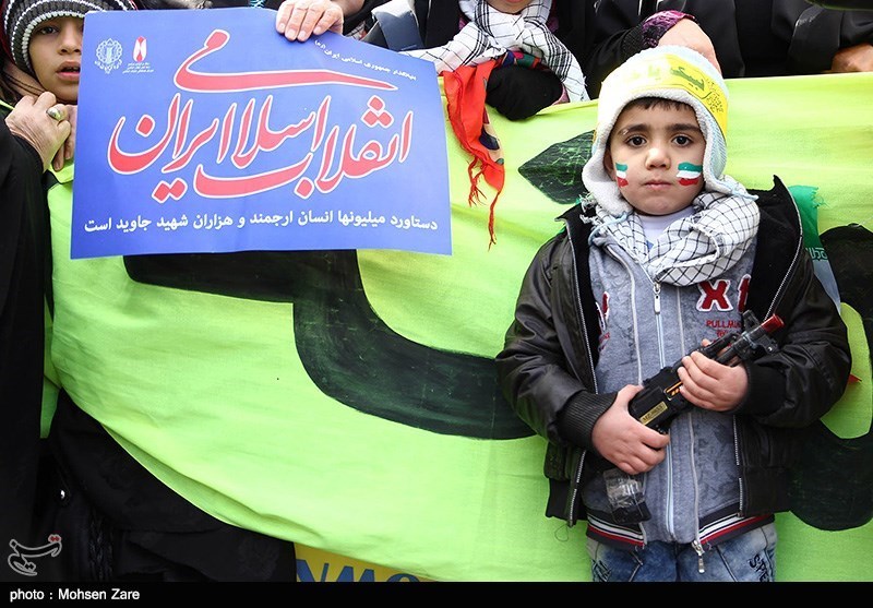 پوشش زنده | گزارش خبرنگاران تسنیم از شکوه حضور مردمی در 1500 شهر و 3000 روستا‌/ عهد پایدار ملت در 43 سالگی انقلاب + تصاویر 7