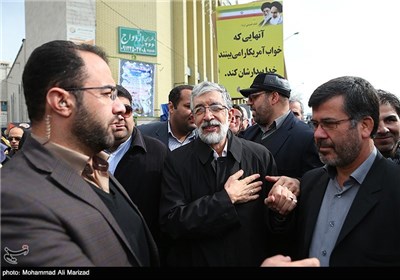 حضور غلامعلی حداد عادل سخنگوی ائتلاف اصولگرایان در راهپیمایی 22 بهمن - خیابان آزادی