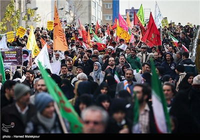 راهپیمایی 22 بهمن در تهران - پل کالج