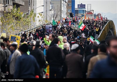 راهپیمایی 22 بهمن در تهران - پل کالج