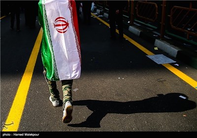 راهپیمایی 22 بهمن در تهران - خیابان انقلاب