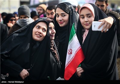راهپیمایی 22 بهمن در تهران - خیابان انقلاب
