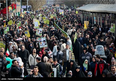 راهپیمایی 22 بهمن در تهران - میدان انقلاب