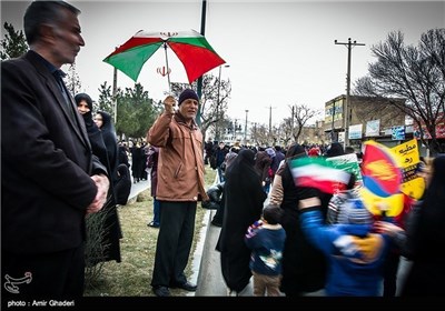 ایران الاسلام تشهد مهرجاناً وطنیاً کبیراً بذکرى فجر الانتصار