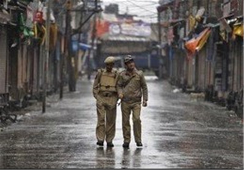ساختمان دولتی هند در کشمیر تحت تصرف افراد مسلح؛ درگیری ادامه دارد