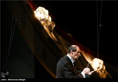  اجرای ارکستر سمفونیک تهران به رهبری امیل تاباکوف