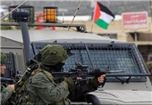 Israeli Forces Detain Nine Palestinians, Injure One in West Bank