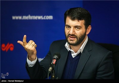 نشست خبری حجت‌الله عبدالملکی عضو ائتلاف اصولگرایان در انتخابات مجلس دهم