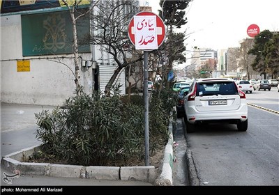 تبلیغات نامزد های انتخابات دهمین دوره مجلس شورای اسلامی و پنجمین مجلس خبرگان رهبری در محل نماز جمعه