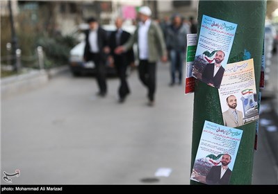 تبلیغات نامزد های انتخابات دهمین دوره مجلس شورای اسلامی و پنجمین مجلس خبرگان رهبری در محل نماز جمعه