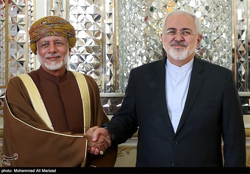 Iran, Oman FMs Discuss US Sanctions, Bilateral Ties
