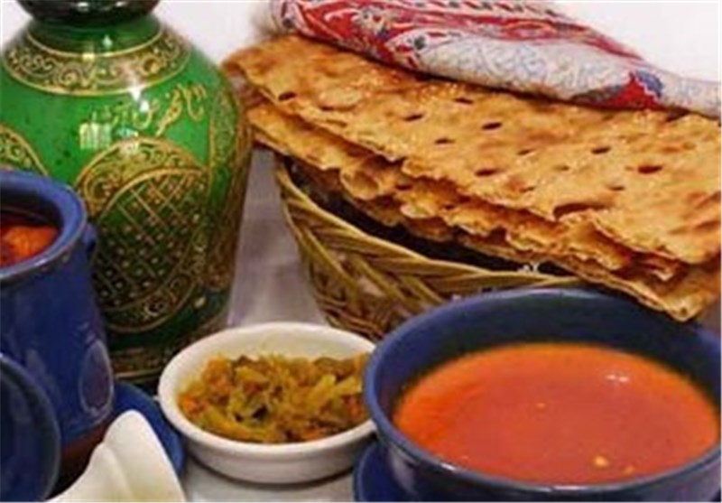 گرد فراموشی بر سنت های غذایی/ جولان فست فودها در سفره ایرانی