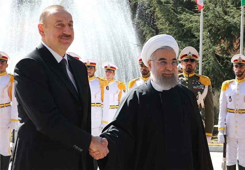 Iran, Azerbaijan Sign 11 MoUs in Tehran