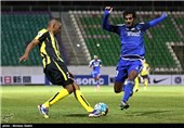 دیدار تیم های فوتبال سپاهان و النصر دبی در اصفهان