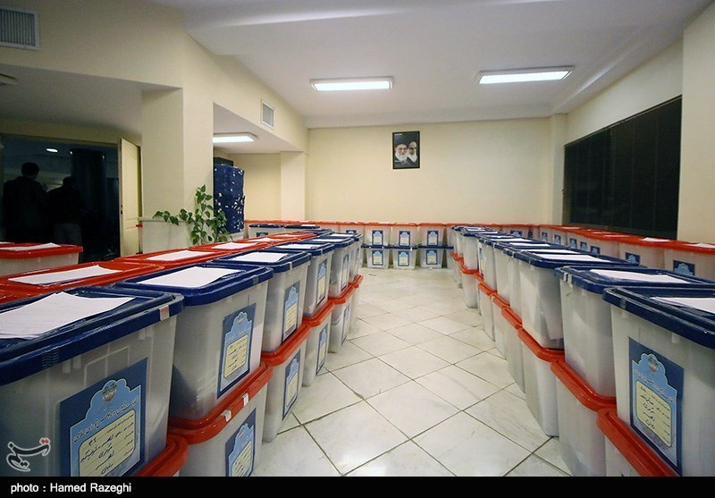 استاندار گیلان رای خود را در صندوق انداخت