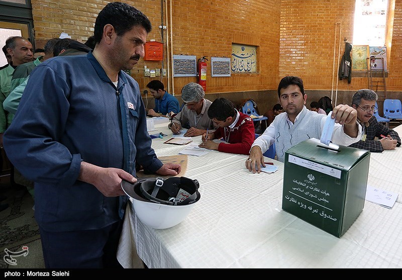 دبیر ستاد انتخابات استان ایلام: هیچ‌گونه کمبود تعرفه‌ای در شعب اخذ رای استان ایلام نداریم