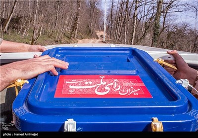 صندوق سیار انتخابات مجلس و خبرگان رهبری در روستای زیرآب سوادکوه