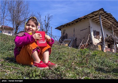 صندوق سیار انتخابات مجلس و خبرگان رهبری در روستای زیرآب سوادکوه