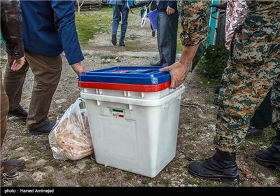 صندوق سیار انتخابات مجلس و خبرگان رهبری در روستای زیرآب سوادکوه