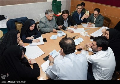 شمارش آرای انتخابات مجلس شورای اسلامی و خبرگان رهبری در شهرکرد