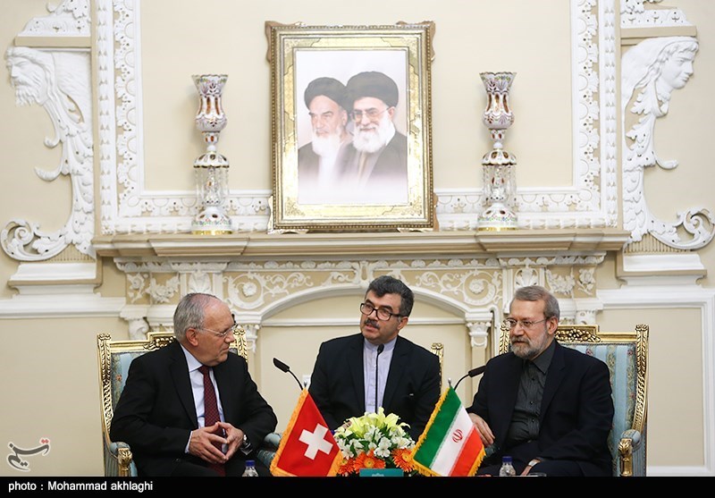 رئیس مجلس الشوری الاسلامی یستقبل رئیس الجمهوریة السویسری الذی یزور طهران حالیا
