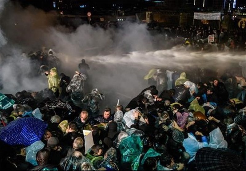 Turkish Police Use Tear Gas, Water Cannon at Protesters