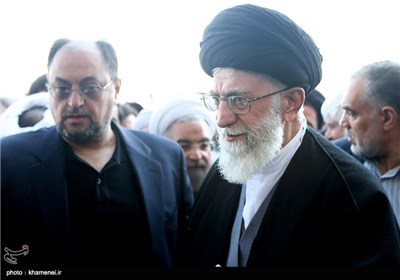 Imam Khamenei Performs Prayers for Late Ayatollah Tabasi