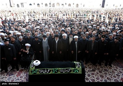 Imam Khamenei Performs Prayers for Late Ayatollah Tabasi