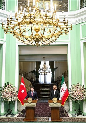 Turkish PM Davutoglu Officially Welcomed in Iran