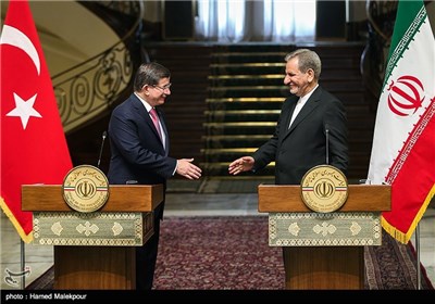 Turkish PM Davutoglu Officially Welcomed in Iran