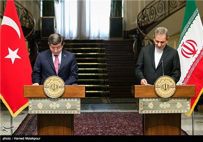 Turkish PM Davutoglu Officially Welcomed in Iran