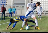 دیدار تیم های فوتبال گسترش فولاد و استقلال اهواز
