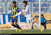 دیدار تیم های فوتبال گسترش فولاد و استقلال اهواز