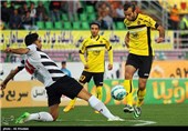 دیدار تیم های فوتبال سپاهان و صبا