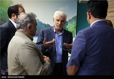 حضور محمود بهمنی در خبرگزاری تسنیم