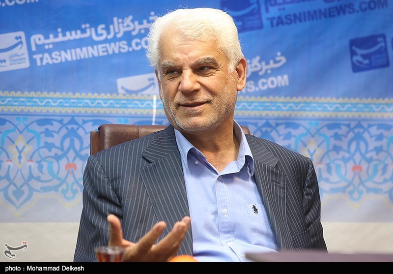 بهمنی: سیاست‌های ارزی اشتباه &quot;صرافی‌ها&quot; را قاچاقچی کرد