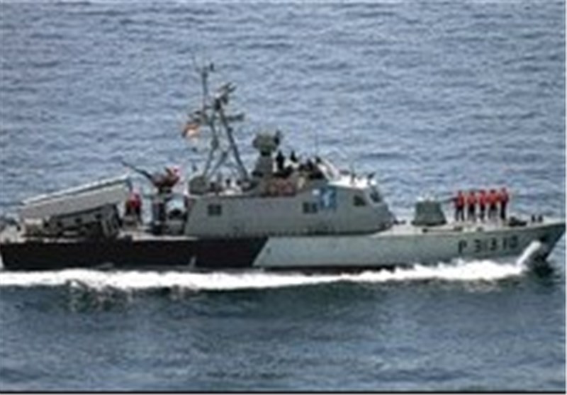وزارت دفاع انبوهی از شناورهای تندرو عاشورا و ذوالفقار را به نیروی دریایی سپاه تحویل داد